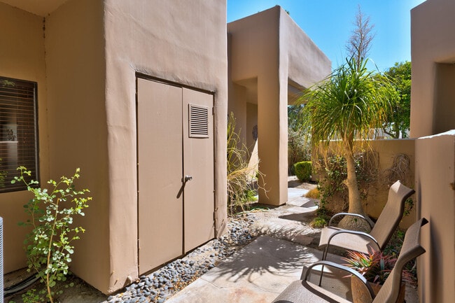 28916 Isleta Ct in Cathedral City, CA - Building Photo - Building Photo