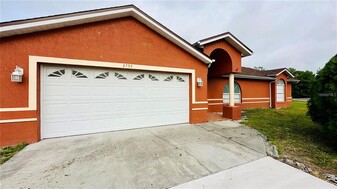 2754 Carmel Ct in Kissimmee, FL - Building Photo