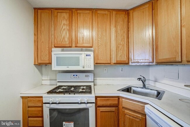 3501 S Glebe Rd in Arlington, VA - Building Photo - Building Photo