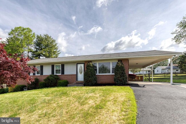 6 Orchard Pl in Sykesville, MD - Building Photo - Building Photo