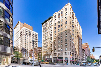 239 Park Avenue South in New York, NY - Building Photo - Building Photo