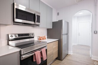 1357 W Estes Ave in Chicago, IL - Building Photo - Building Photo