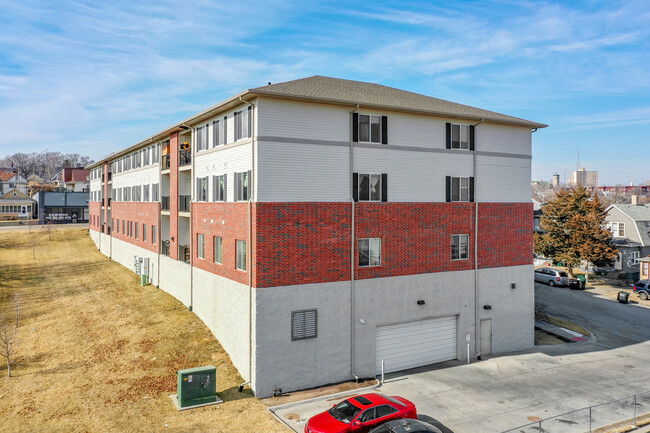 Columbus Park Apartments in Omaha, NE - Building Photo - Building Photo