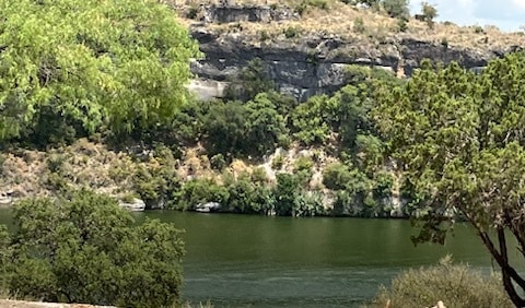 property at 1125 Los Escondidos Rd