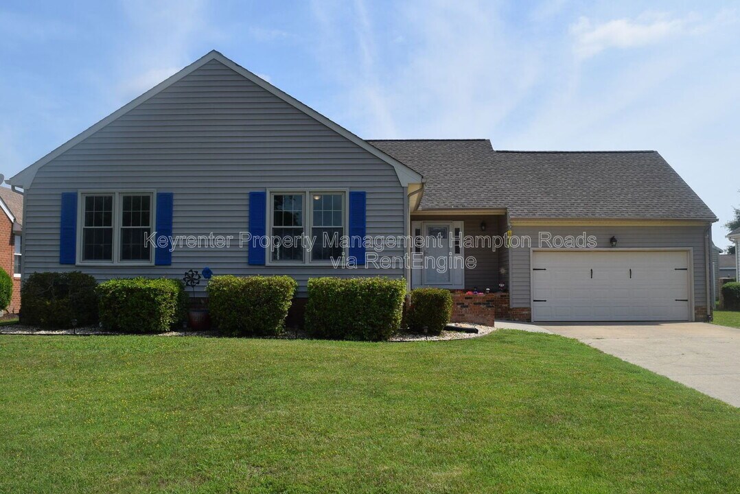 1210 Plantation Lakes Cir in Chesapeake, VA - Building Photo