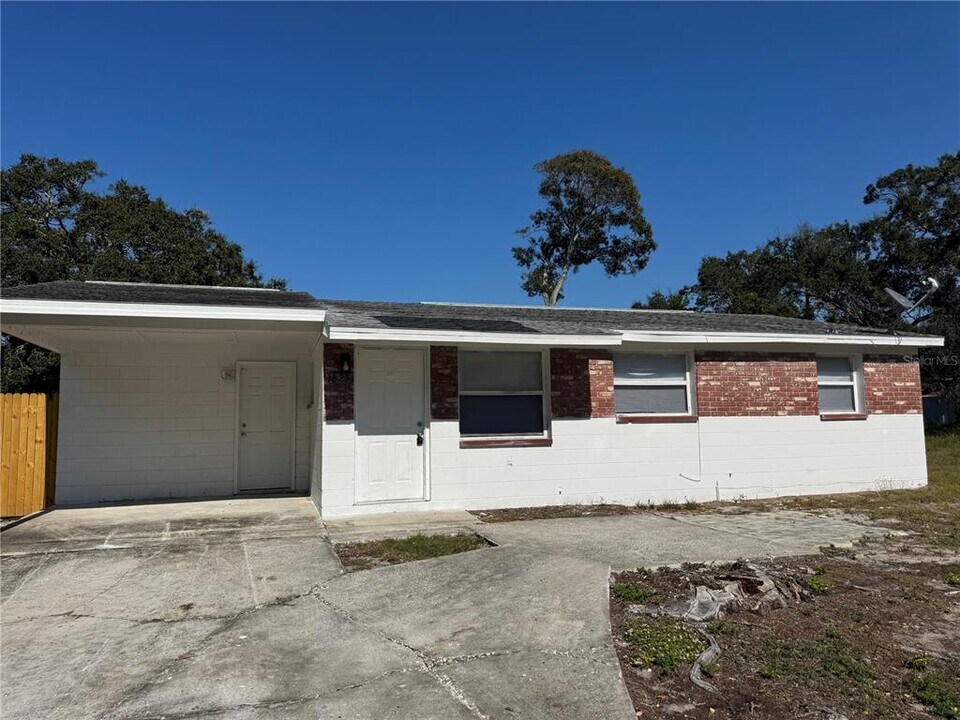 1825 134th Ave in Largo, FL - Building Photo