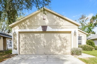 5529 New Cambridge Rd in Orlando, FL - Building Photo