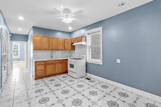 2246 N Leamington Ave in Chicago, IL - Building Photo - Building Photo