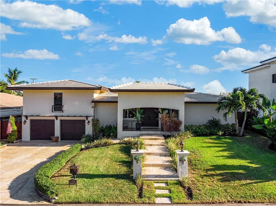 2948 NE 35th Ct in Lighthouse Point, FL - Building Photo