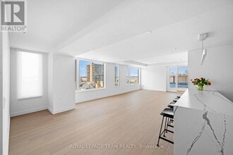 398 Roosevelt Ave in Ottawa, ON - Building Photo - Building Photo