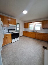 5049 Pensacola Blvd in Moraine, OH - Building Photo - Building Photo