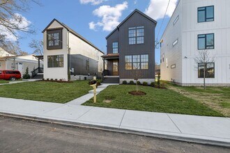 2715 Batavia St in Nashville, TN - Building Photo - Building Photo