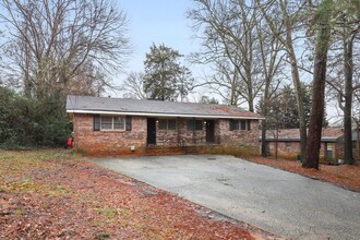 5737-5739 Alabama St SW in Austell, GA - Foto de edificio - Building Photo