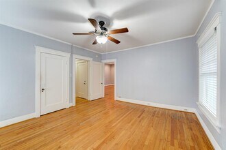 1 Avondale St in Houston, TX - Building Photo - Building Photo