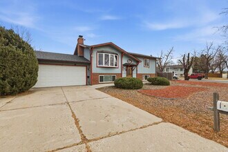 1622 S Troy St in Aurora, CO - Building Photo - Building Photo