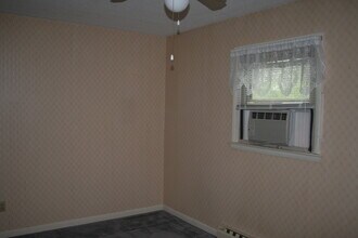 3695 Weyland Dr in Conover, NC - Foto de edificio - Building Photo