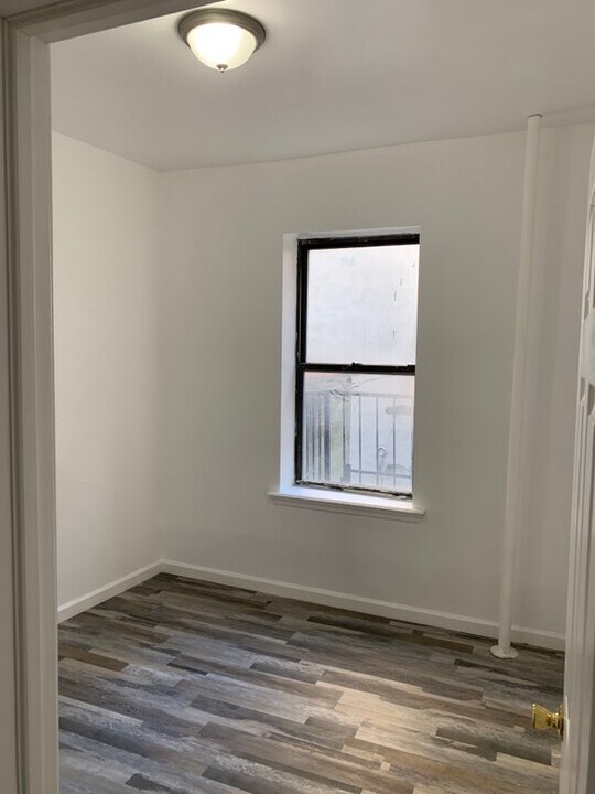 545 W 125th St in New York, NY - Building Photo