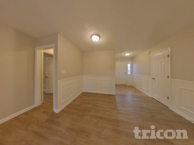 6027 Running Deer Rd in Charlotte, NC - Foto de edificio - Building Photo