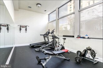 301 W Franklin St in Baltimore, MD - Building Photo - Building Photo
