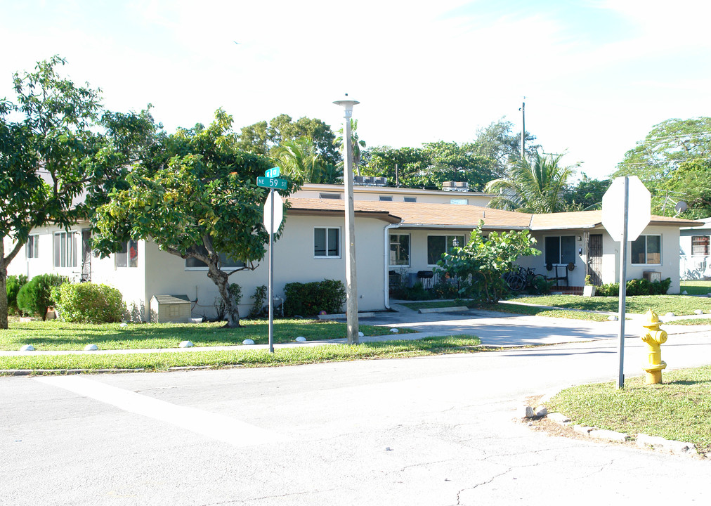 416 NE 59th St in Miami, FL - Building Photo