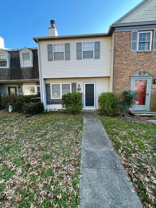 840 Woodcrest Turn in Dover, DE - Building Photo