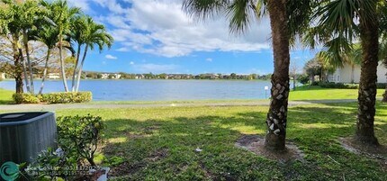 5005 Wiles Rd in Coral Springs, FL - Building Photo - Building Photo