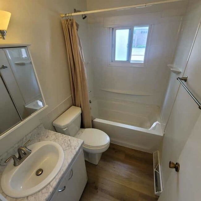 1405 Daley Ave, Unit 1405