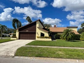 3896 Easton St in Sarasota, FL - Building Photo