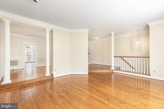 8165 Madrillon Ct in Vienna, VA - Building Photo - Building Photo
