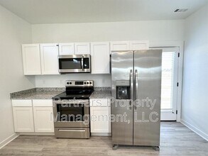 1070 Boardwalk Ave in Centerton, AR - Building Photo - Building Photo