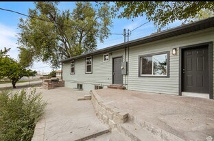 2085 N 900 W in Lehi, UT - Building Photo