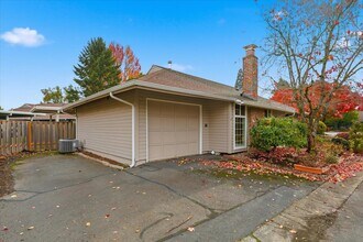 5330 SW Mayfair Ct in Beaverton, OR - Building Photo - Building Photo
