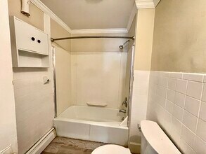 67 Brooklawn St, Unit 2nd Floor in New Britain, CT - Building Photo - Building Photo