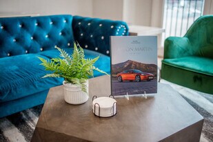 2022 W Warren Blvd in Chicago, IL - Building Photo