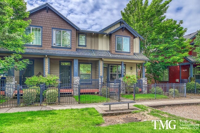 property at 1469 NE Lockheart Ln