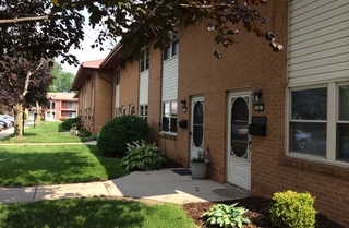 Medallion Manor in Monroe, MI - Building Photo