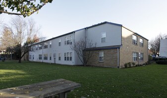 Fort Vancouver Apartments