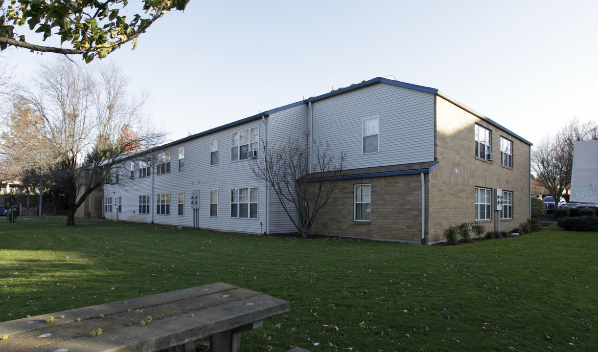 Fort Vancouver Apartments in Vancouver, WA - Building Photo