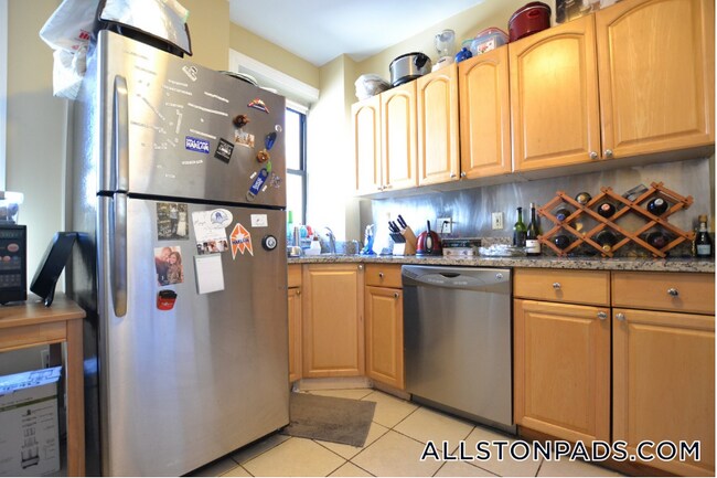 17 Highgate St in Boston, MA - Foto de edificio - Building Photo