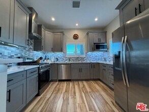 10905 Olinda St in Los Angeles, CA - Building Photo - Building Photo