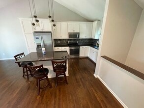 7604 NW 76 Way in Kansas City, MO - Building Photo - Building Photo