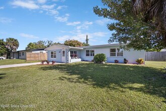 818 Hampton Way in Merritt Island, FL - Building Photo - Building Photo