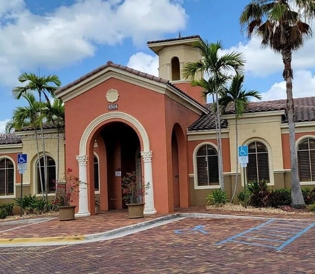 4404 SW 160th Ave in Miramar, FL - Building Photo - Building Photo