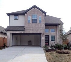 2318 Garden Arbor Ln in Tomball, TX - Building Photo