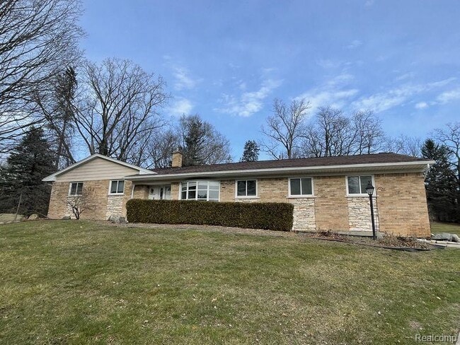property at 4924 Broomfield Ct