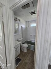 1239 Norwood Ave in Toledo, OH - Foto de edificio - Building Photo