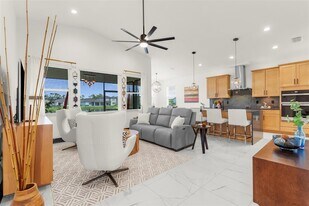 8756 Windlass Cv in Parrish, FL - Building Photo