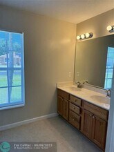 1713 SE Haverford St in Port St. Lucie, FL - Foto de edificio - Building Photo