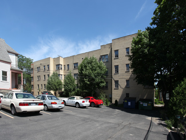 Executive Manor in Rochester, NY - Foto de edificio - Building Photo