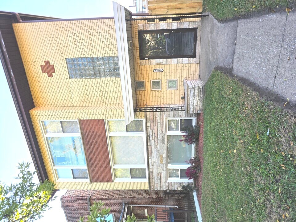 1621 E 74th Pl in Chicago, IL - Building Photo